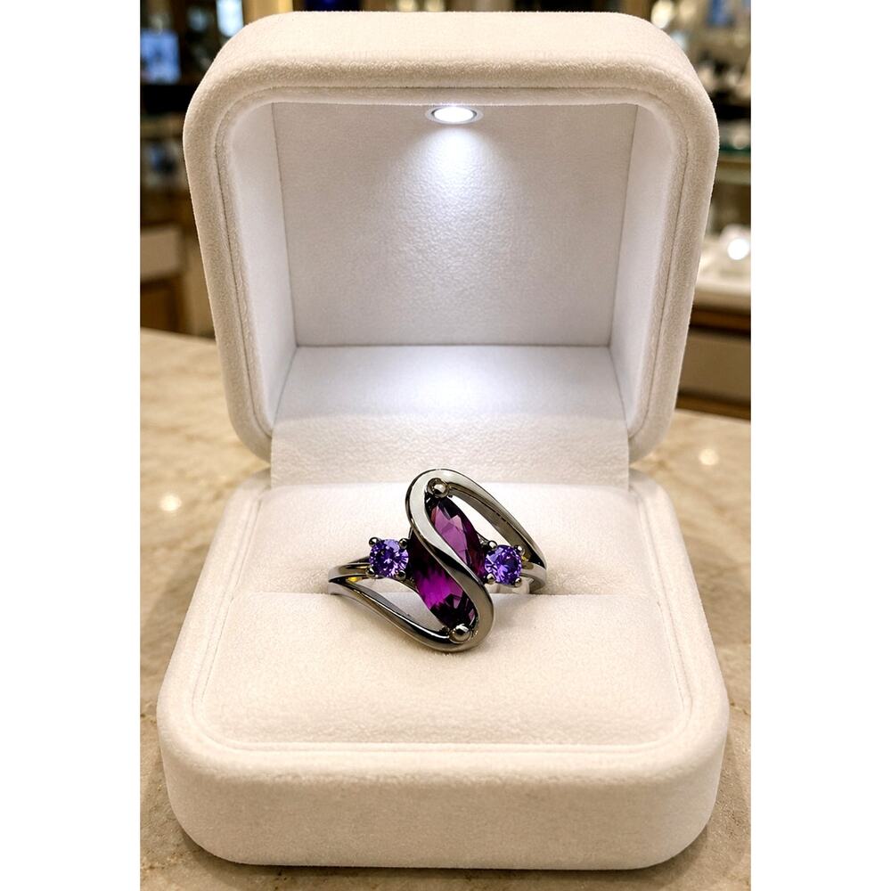 Horse Eye Zircon Ring size 6